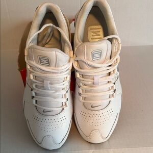 Nike Men’s Shox Avenue Ltr White&Silver Brand New Wbox but no lid Sz 12